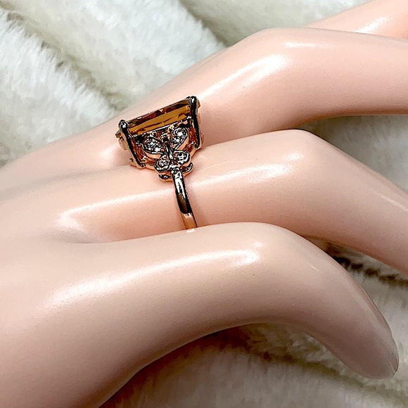 Oval Butterfly Fairycore Cocktail Ring - Picture 3 of 4